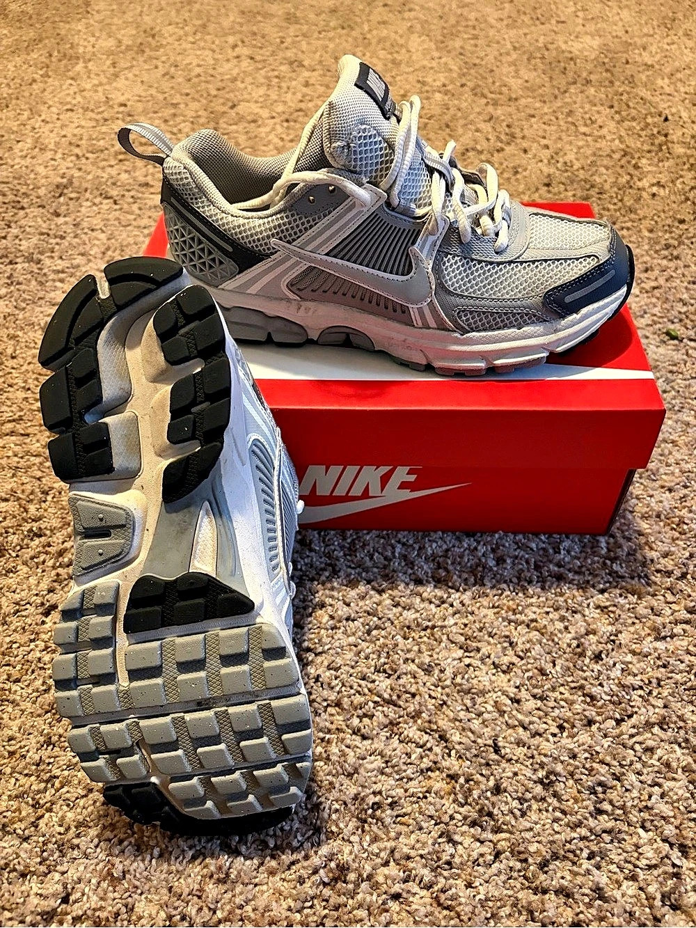Nike Zoom Vomero 5 Metallic Silver Blue Tint Sneakers, Gray & White